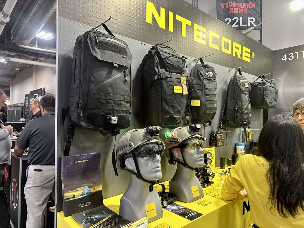 Gian hàng giới thiệu của Nitecore