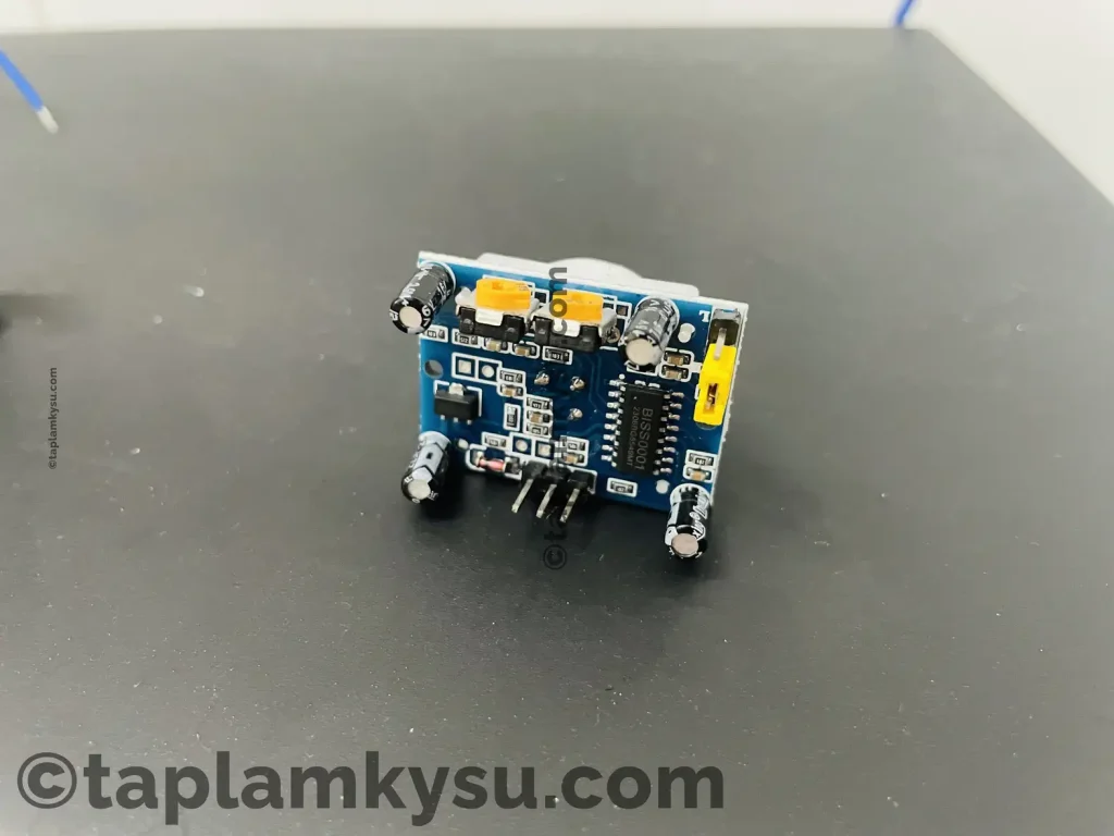 Cảm biến chuyển động hồng ngoại HC-SR501 xanh dương