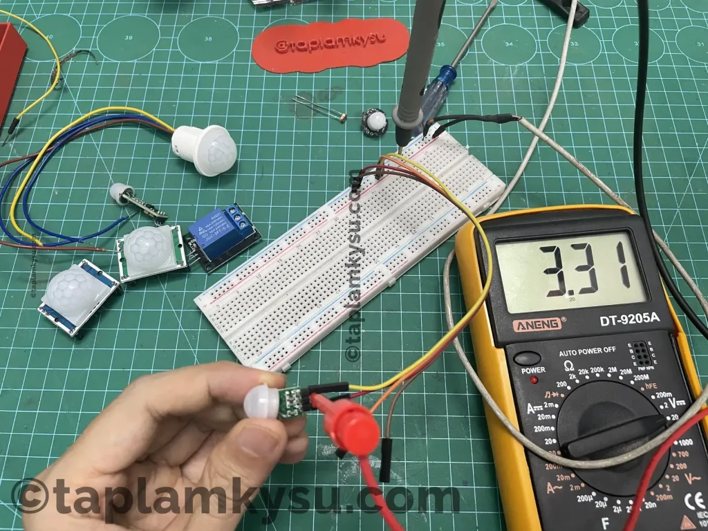 Điện áp ra điều khiển của cảm biến hồng ngoại AS312
