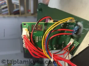 Phía sau Chi tiết mạch điều khiển trạm khò 858D